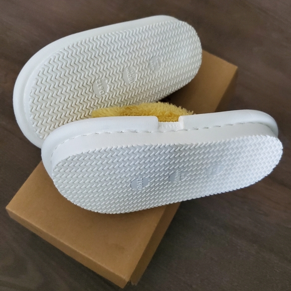 Fuzzy Slide Sandel - Picture 5 of 11